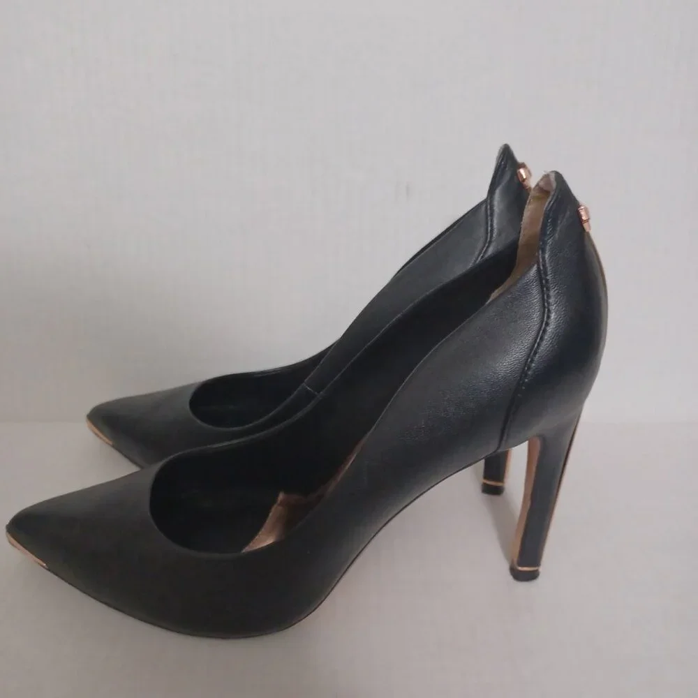 TED BAKER LONDON MELISSA ROSE GOLD TRIM HEELS size 39
